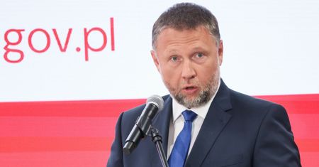 Akty dywersji na kolei. Szef MSWiA: doszło do odpalenia ładunku