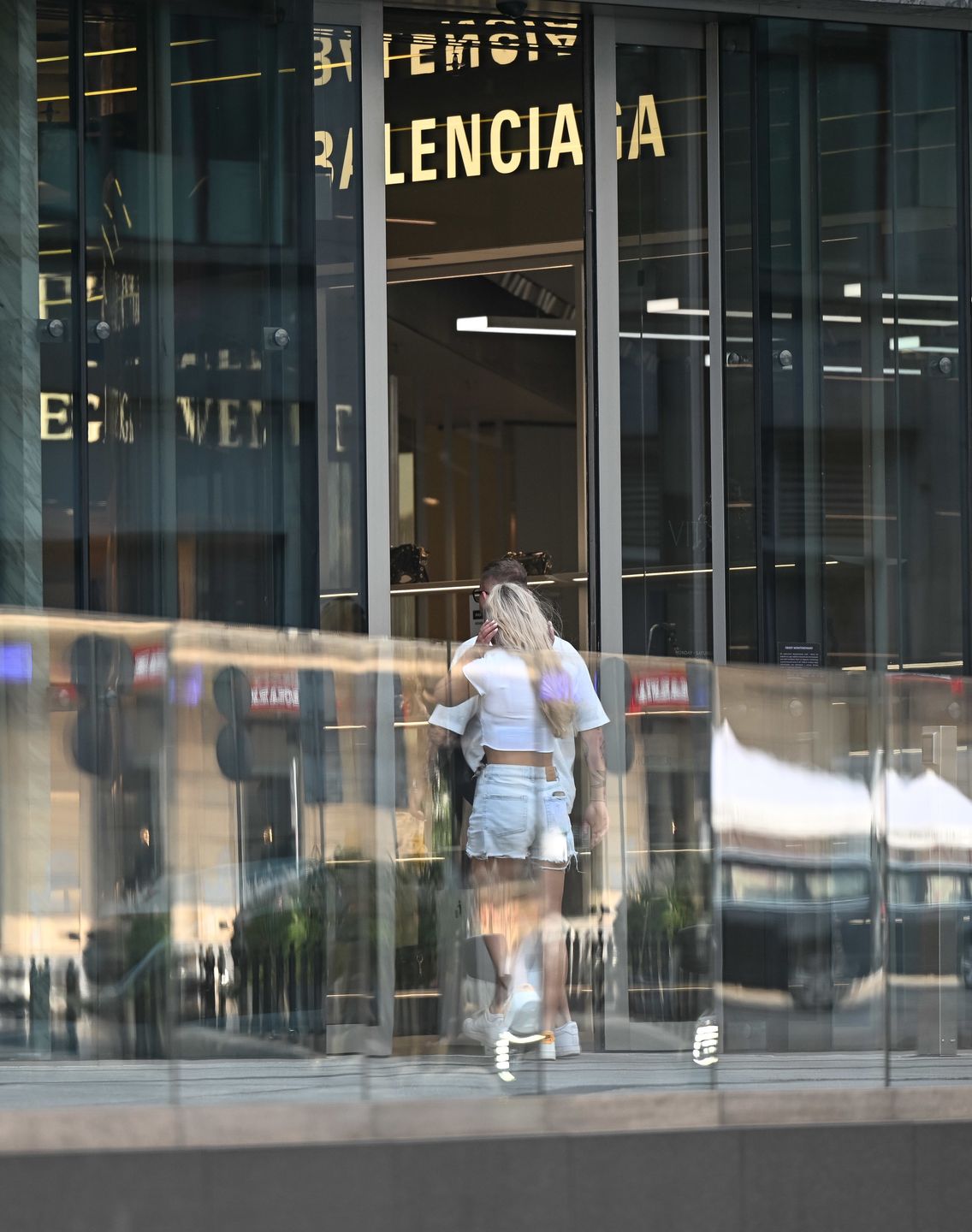 Kubańczyk "przyłapany" na mieście z nową sympatią