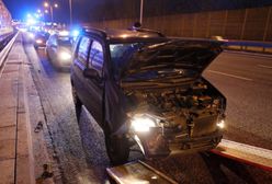 Warszawa. Zderzenie na Trasie Siekierkowskiej. Trzy pojazdy wpadły na siebie