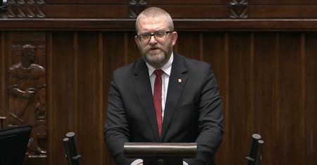 "My tu gadu-gadu". Braun z mównicy sejmowej o proteście na granicy