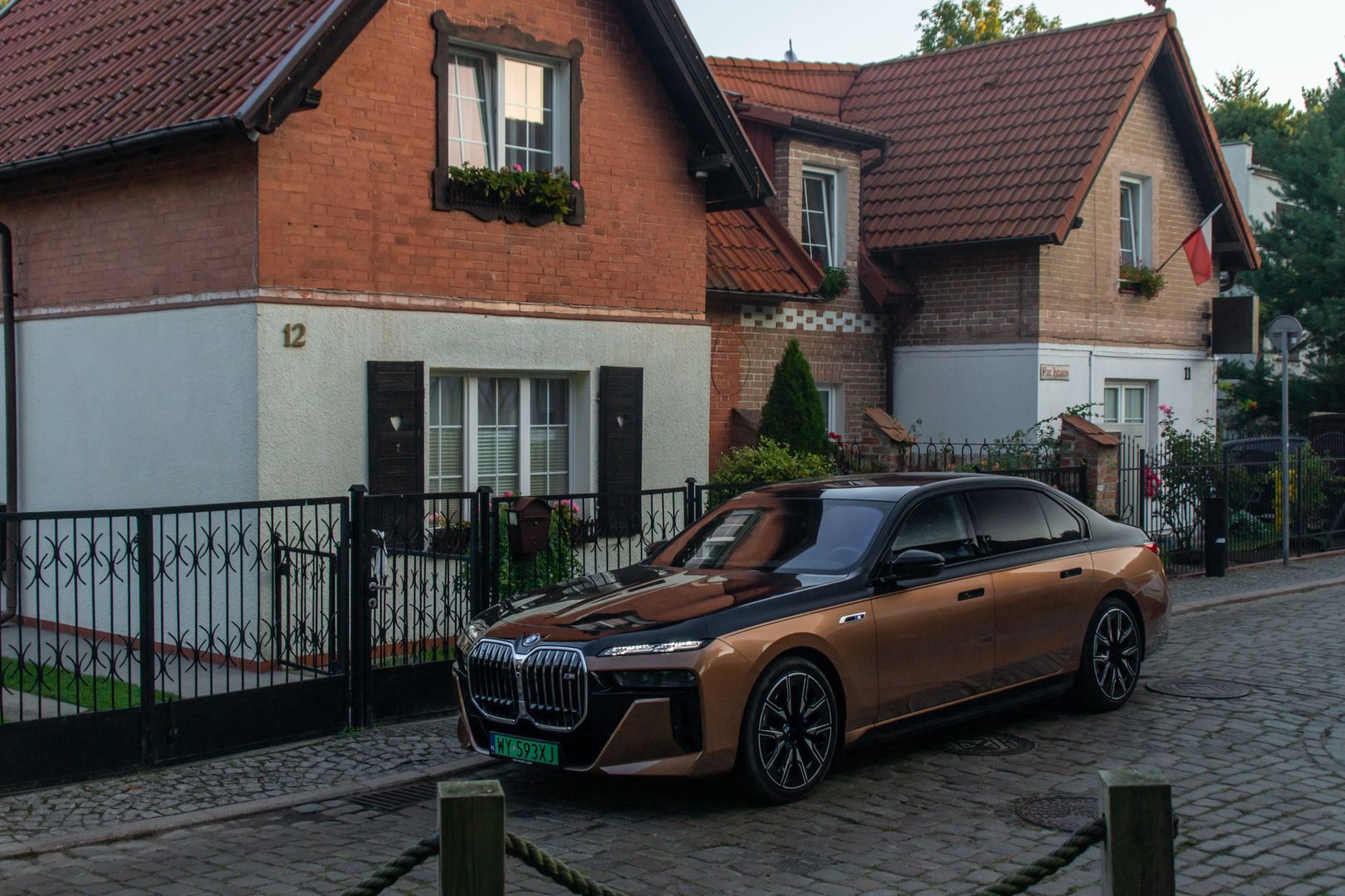 BMW i7 M70