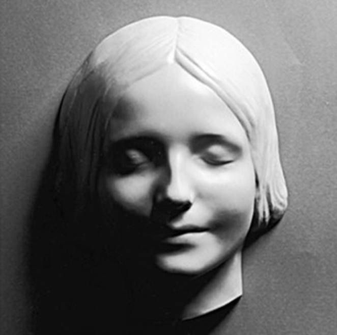 Anne - nieznajoma z Sekwany