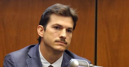 Wąsaty Ashton Kutcher jako świadek w sprawie MORDERSTWA!