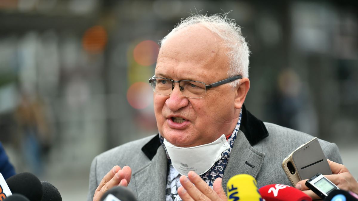 Prof. Simon został objęty policyjną ochroną