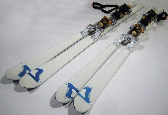 Zjazdowe narty przyszłości? Twin Parabolic Ski koncept 3