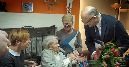 Najstarsza lublinianka otrzymała medal z okazji 700-lecia miasta