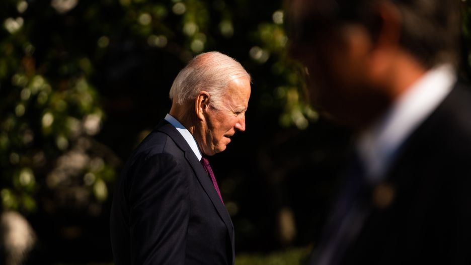 WASHINGTON, DC  November 17, 2021:US President Joe Biden makes his way to Marine One on the South Lawn at the White House on November 17, 2021.(Photo by Demetrius Freeman/The Washington Post via Getty Images)
