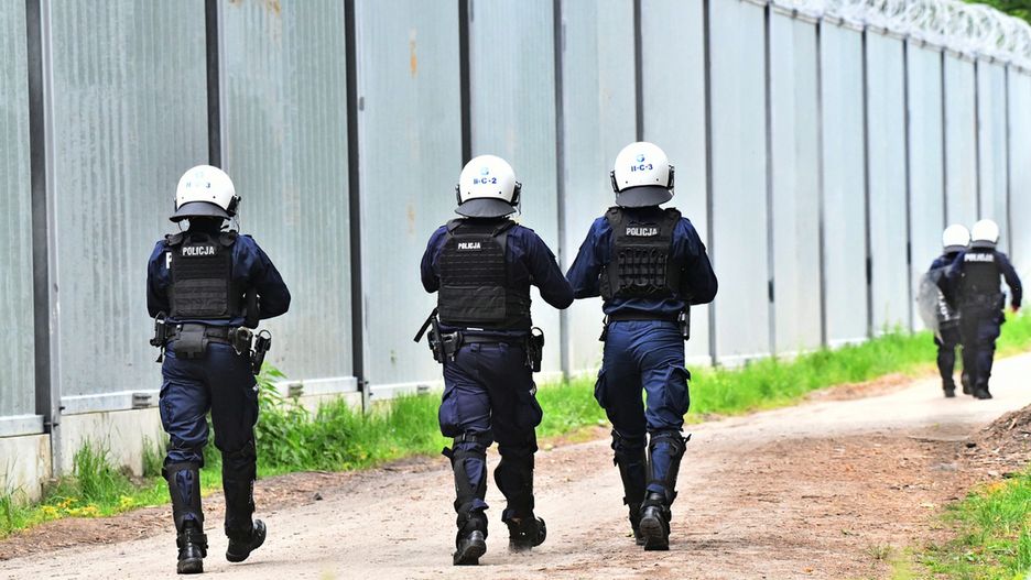 Policjanci przy granicy