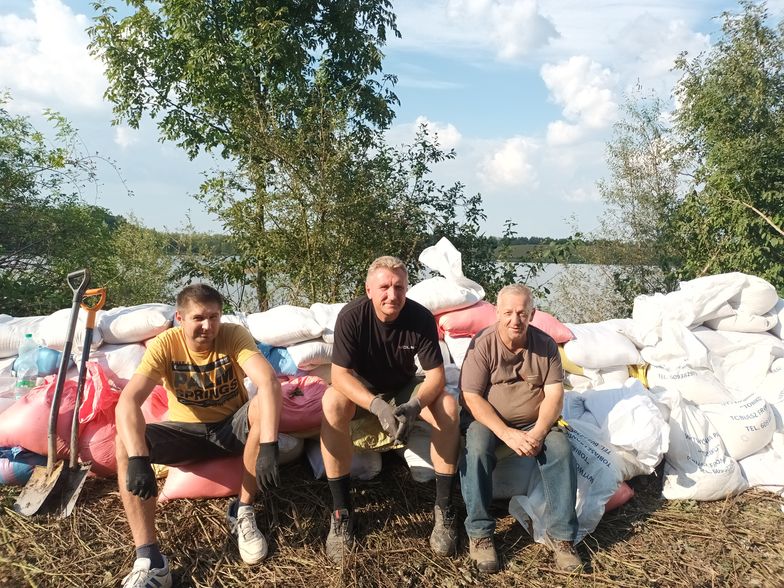 "Ludzie szli na wał i płakali". Usłyszeli, że muszą się ewakuować, ale to nie była prawda