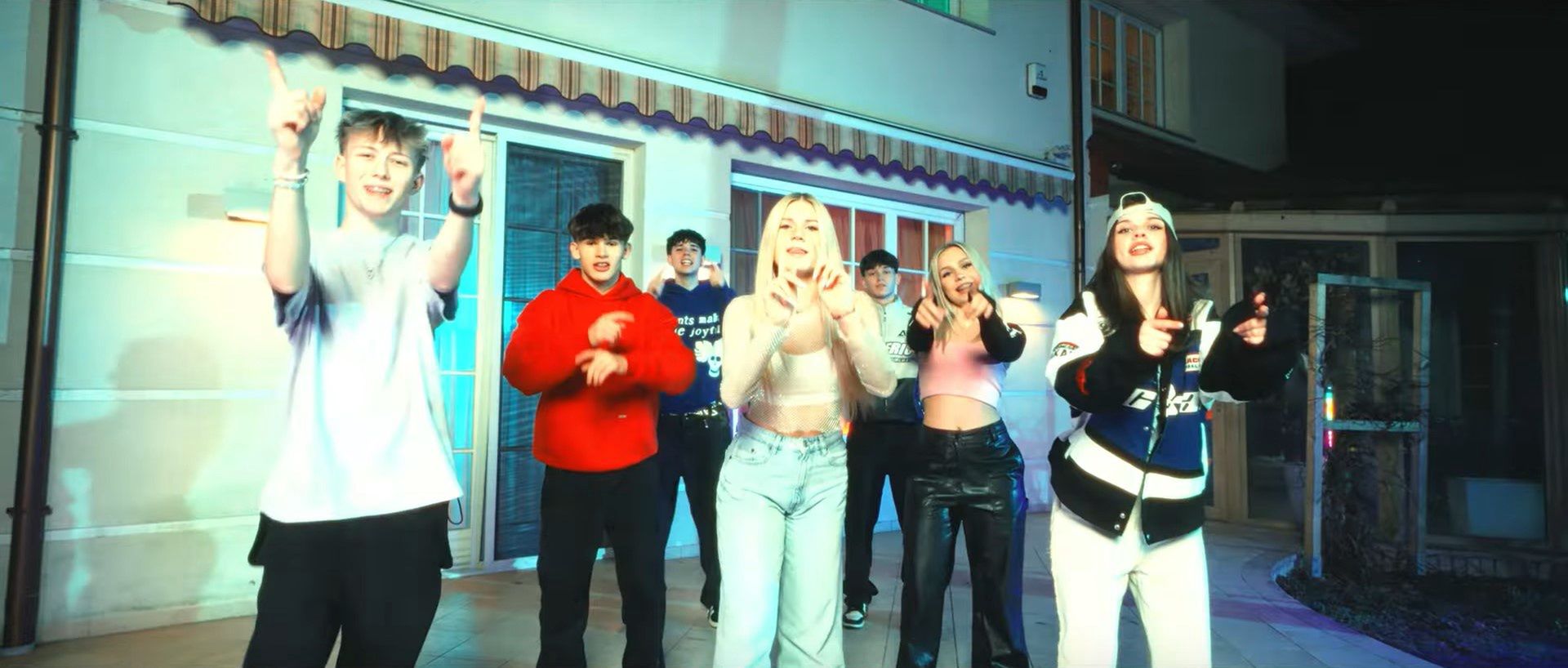 Kadr z teledysku grupy Teenz