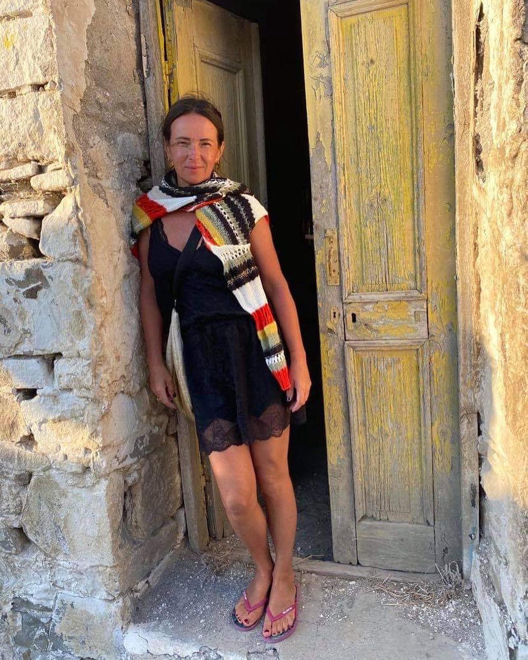Kasia Kowalska pozuje z klamrą na ustach