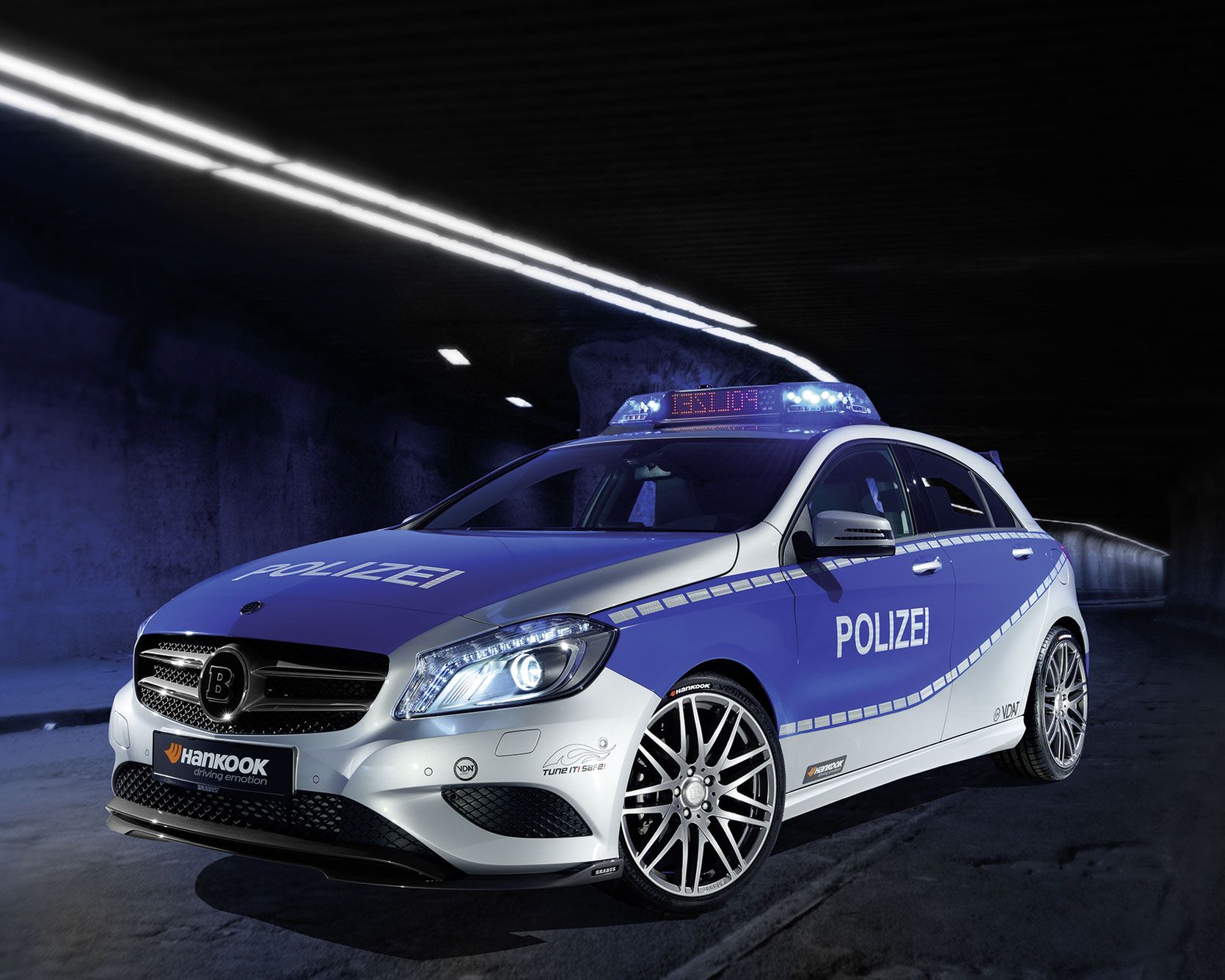 [h2]Brabus Mercedes Klasy A 250 Blue Efficiency B25 (2012)[/h2]