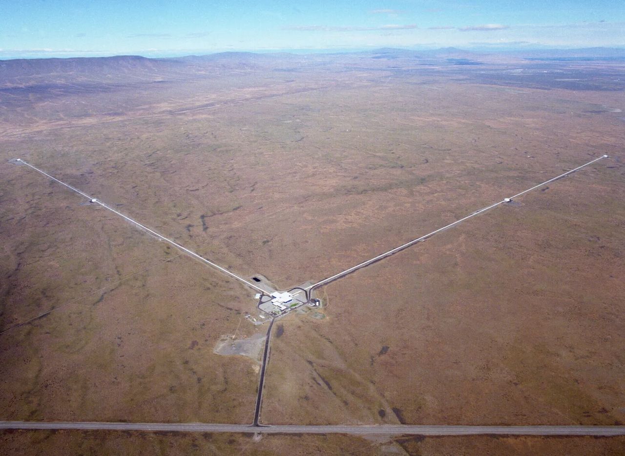 LIGO gravitational wave detector