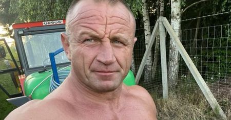 Pudzianowski pokazał, w jakiej jest formie po majówce. "Grill na brzuchu"