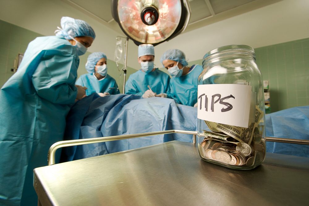 Ironiczne spojrzenie Davida Zaitza na materializm otaczającego świata 8