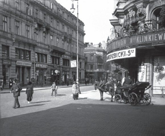 Bezcenne archiwum fotografii sprzed lat 1