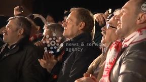 Premier Tusk skacze z radości po sukcesie Kamila Stocha