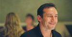 Jason Isaacs dyrektorem spa w Alpach