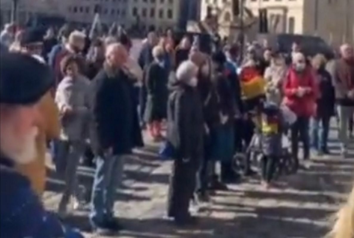 Protest w Niemczech. Rosjanie wyszli na ulice. "To jakiś żart?"