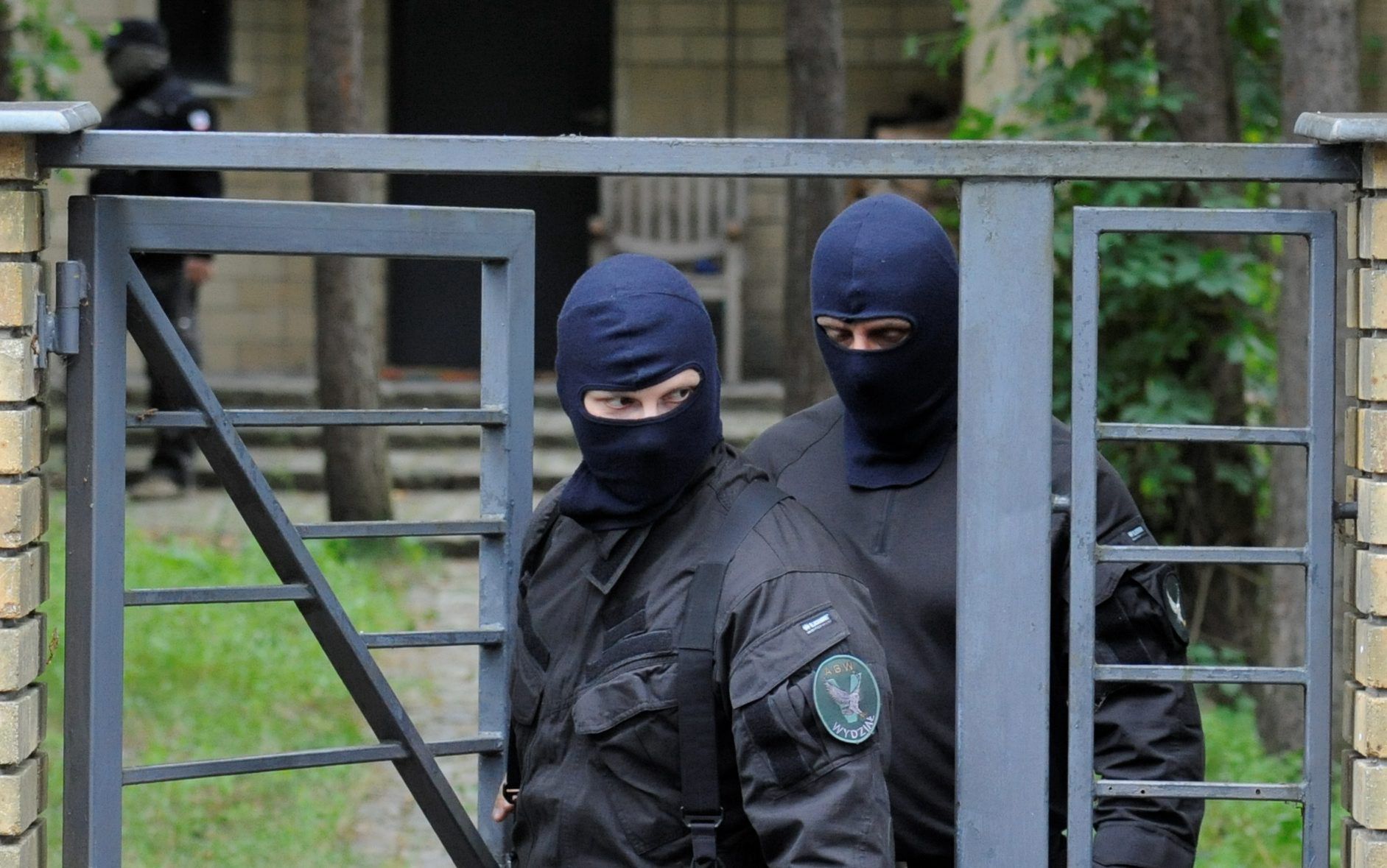 przeszukanie
Bart�omiej Zborowski
abw, afera pods�uchowa, Agencja Bezpiecze�stwa Wewn�trznego, dom, funkcjonariusz, Konstancin, marek f., nagrania, pods�uchy, przeszukanie, tasmy, wprost