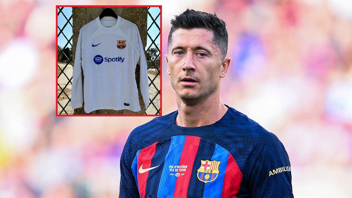 Zdjęcie okładkowe artykułu: Getty Images / David Ramos / barcacentre / Na zdjęciu: Robert Lewandowski i nowe koszulki FC Barcelony