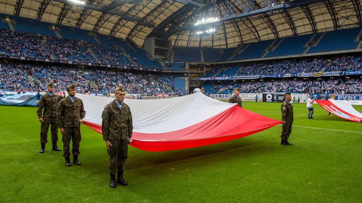 Zdjęcie okładkowe artykułu: PAP / Bartosz Jankowski / Niemal wszystkie mecze w Wielkopolsce z celebracją 100-lecia odzyskania niepodległości