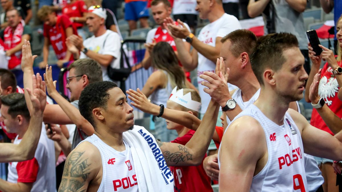 Zdjęcie okładkowe artykułu: PAP/EPA / MARTIN DIVISEK / Na zdjęciu: koszykarze reprezentacji Polski
