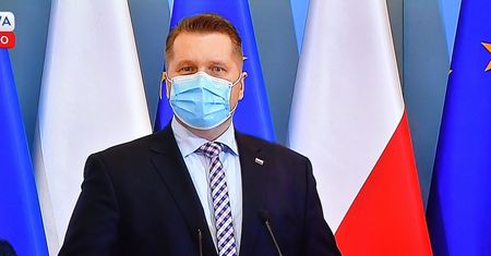 Czarnek: Przedłużamy obecne regulacje dot. nauki w szkołach do końca lutego