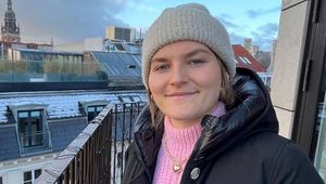 Zdecydowała się na sesję w magazynie dla mężczyzn. Tak zareagowały koleżanki w szatni