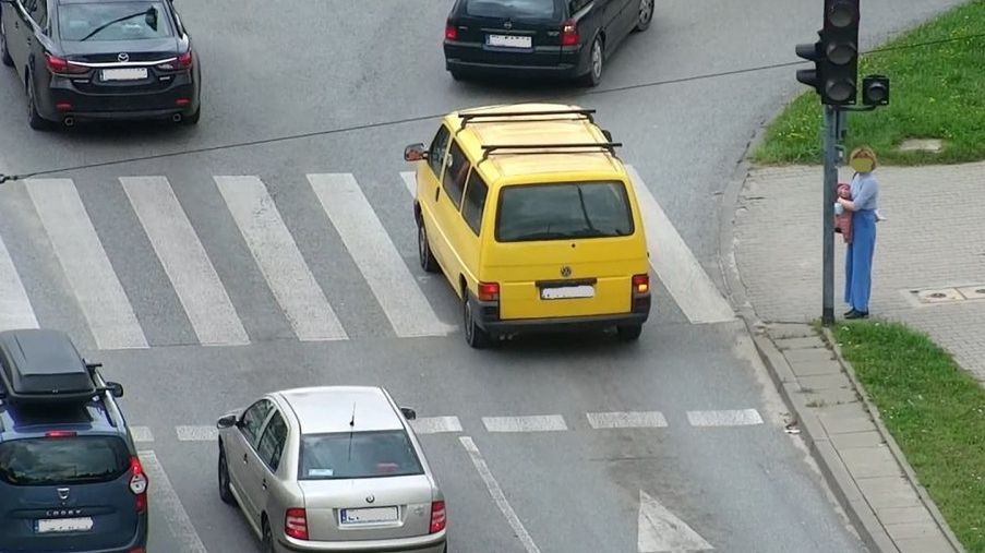 Nie każdy kierowca właściwie sygnalizuje swoje zamiary. Warto o tym pamiętać