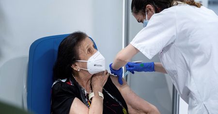 Szczepienia przeciw COVID-19. Sprawdź terminy