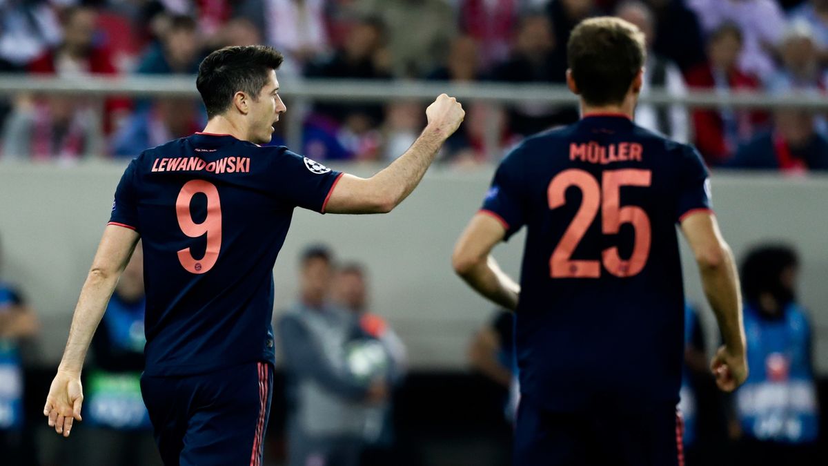 PAP/EPA / GEORGIA PANAGOPOULOU / Na zdjęciu: Robert Lewandowski i Thomas Mueller