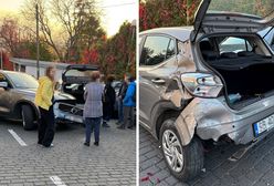 Pomyliła hamulec z gazem. Demolka na parkingu przed szkołą