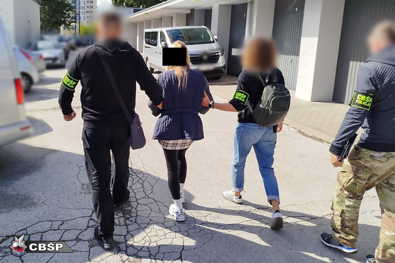 Luksusowe auta zamiast do UE trafiały do Rosji. CBŚP rozbiło grupę przestępczą