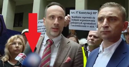 Wojna prawicowych telewizji. Stacja wPolsce24 zamazuje logo Republiki