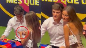 Co tam się wydarzyło?! Fanka zaskoczyła gwiazdę Barcelony [WIDEO]