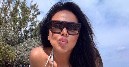Pokazała się w bikini. Zwiewna spódnica była "wisienką na torcie"