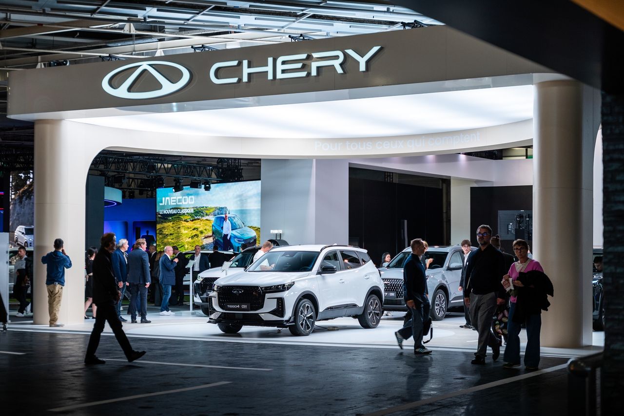 Stoisko Chery podczas Paris Motor Show