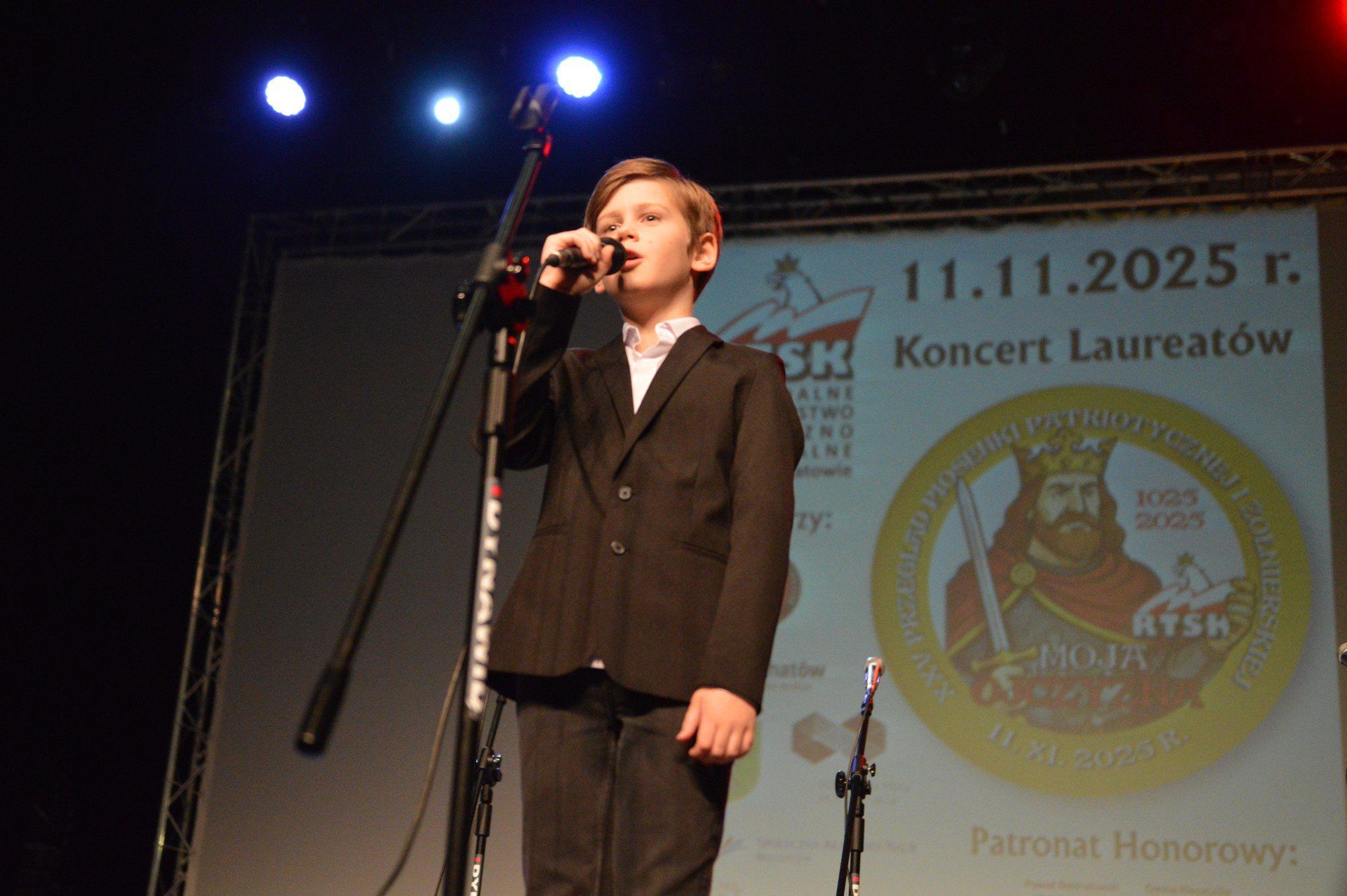 Koncert laureatów jubileuszowego XXV Przeglądu Piosenki Patriotycznej i Żołnierskiej &#34;Moja Ojczyzna&#34; odbył się w Bełchatowie