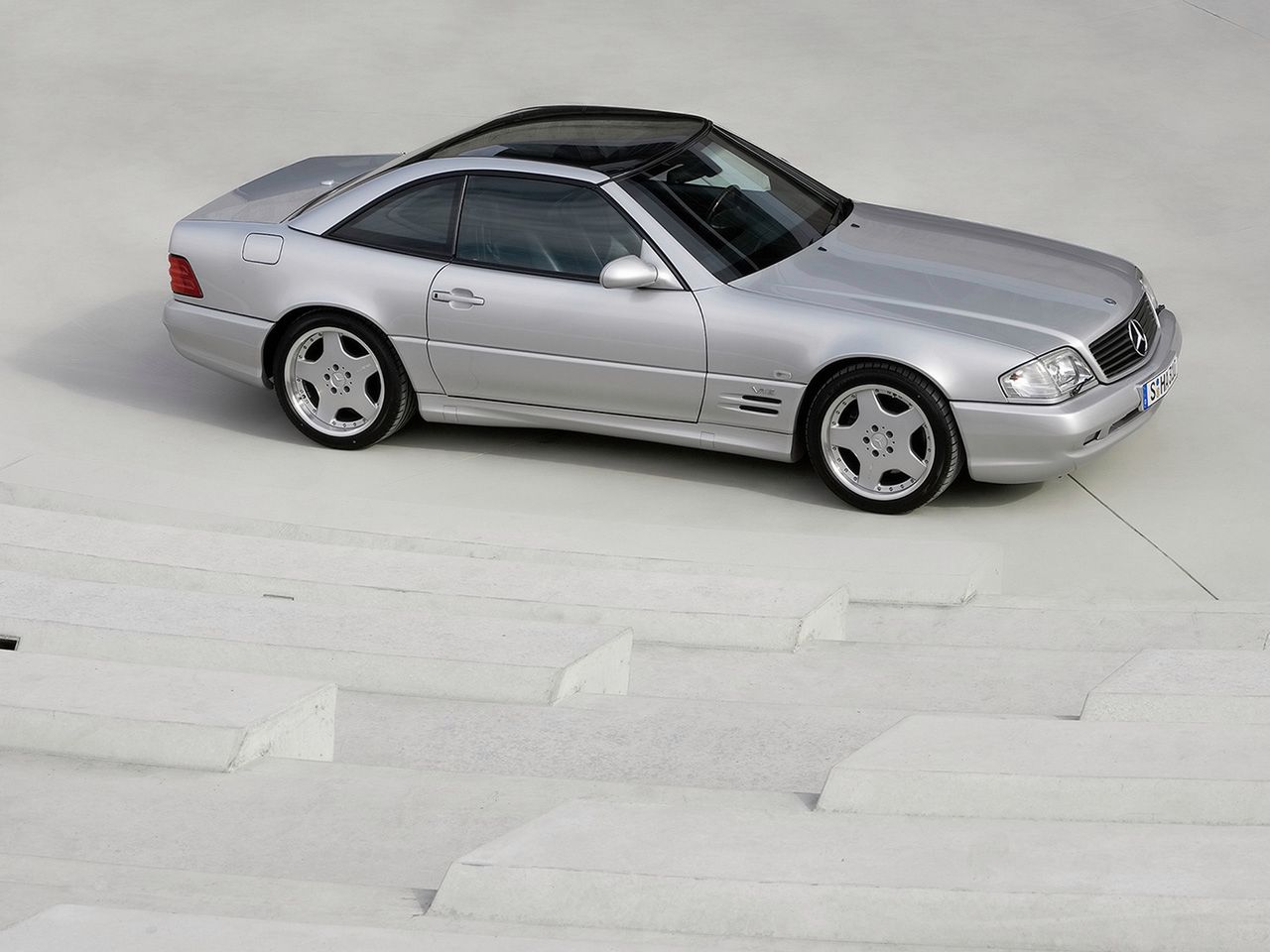 1995 Mercedes-Benz SL73 AMG (fot. seriouswheels.com)