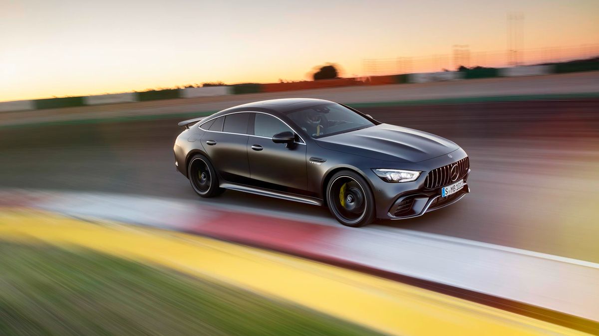 Takiego samochodu jeszcze w stajni AMG nie było. Teraz jest odpowiedzą na Porsche Panamerę.