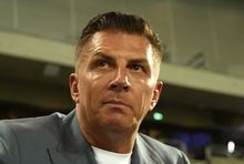 Mateusz Borek w czasie relacji z meczu Rakowa Częstochowa
