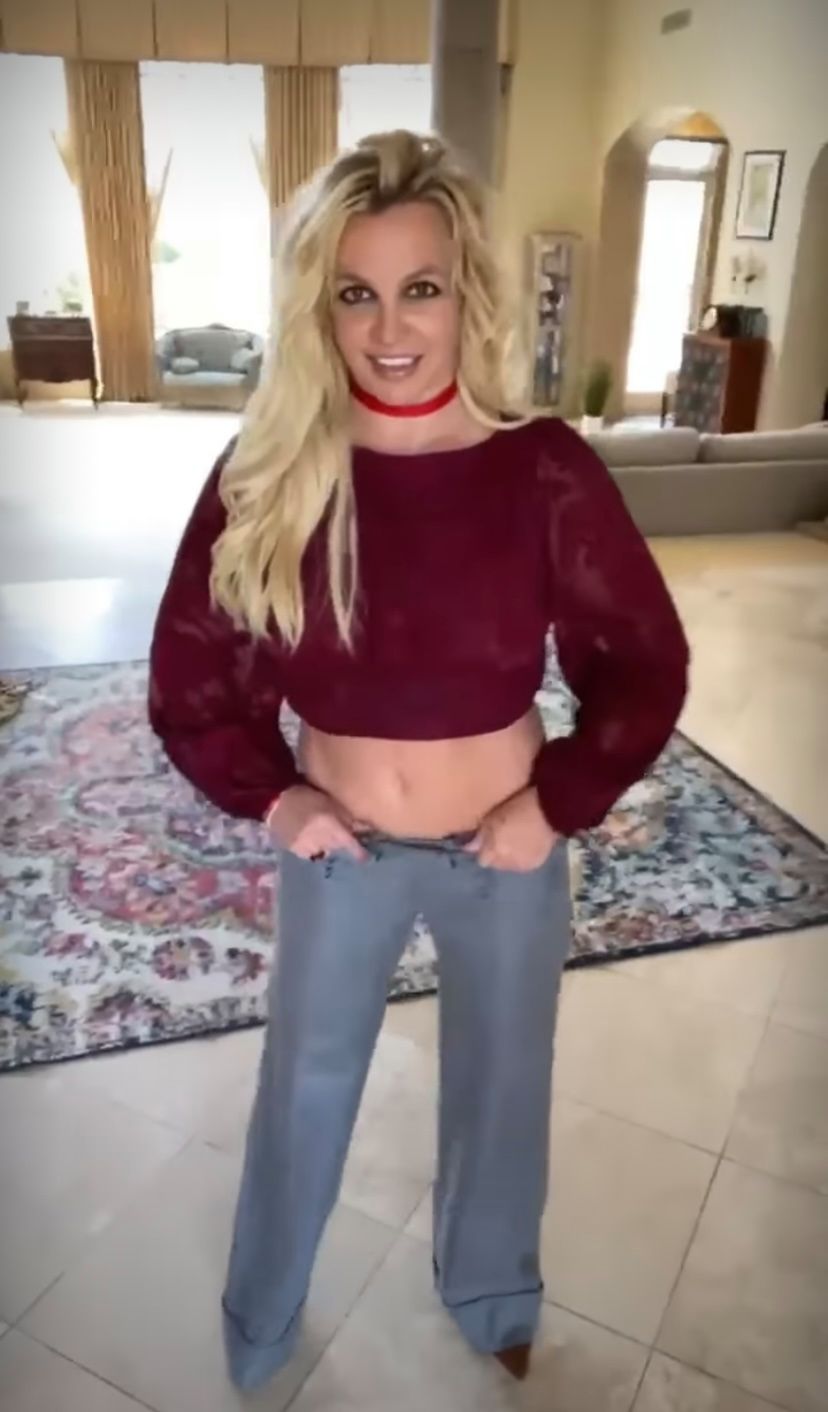 Britney Spears pokazuje ciążowy brzuszek