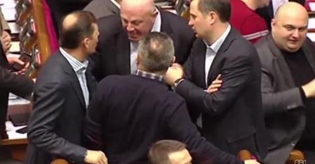 Pełniący obowiązki prezydenta Turczynow żąda od Rosjan przed poszanowaniem suwerenności Ukrainy