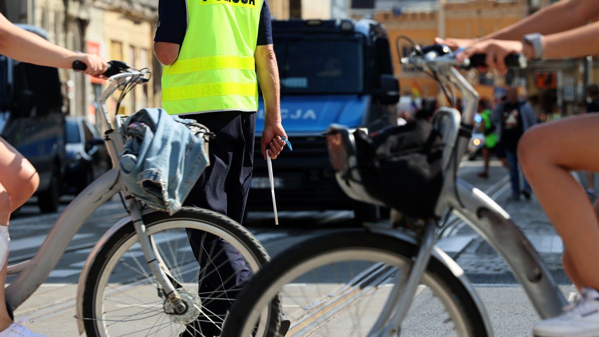 Jazda na rowerze nie wymaga uprawnień, ale tylko jeśli ukończyło się 18 lat