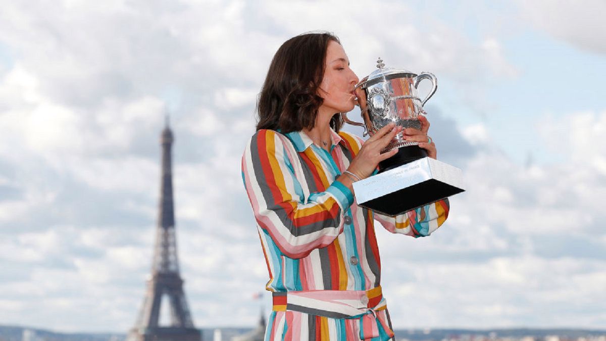 Zdjęcie okładkowe artykułu: Getty Images / Clive Brunskill / Na zdjęciu: Iga Świątek, mistrzyni Roland Garros 2020