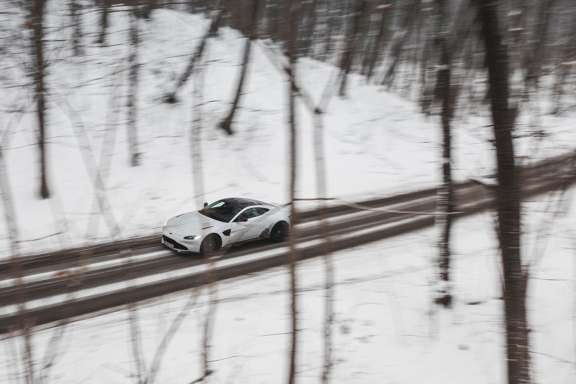 Aston Martin Vantage (2022)