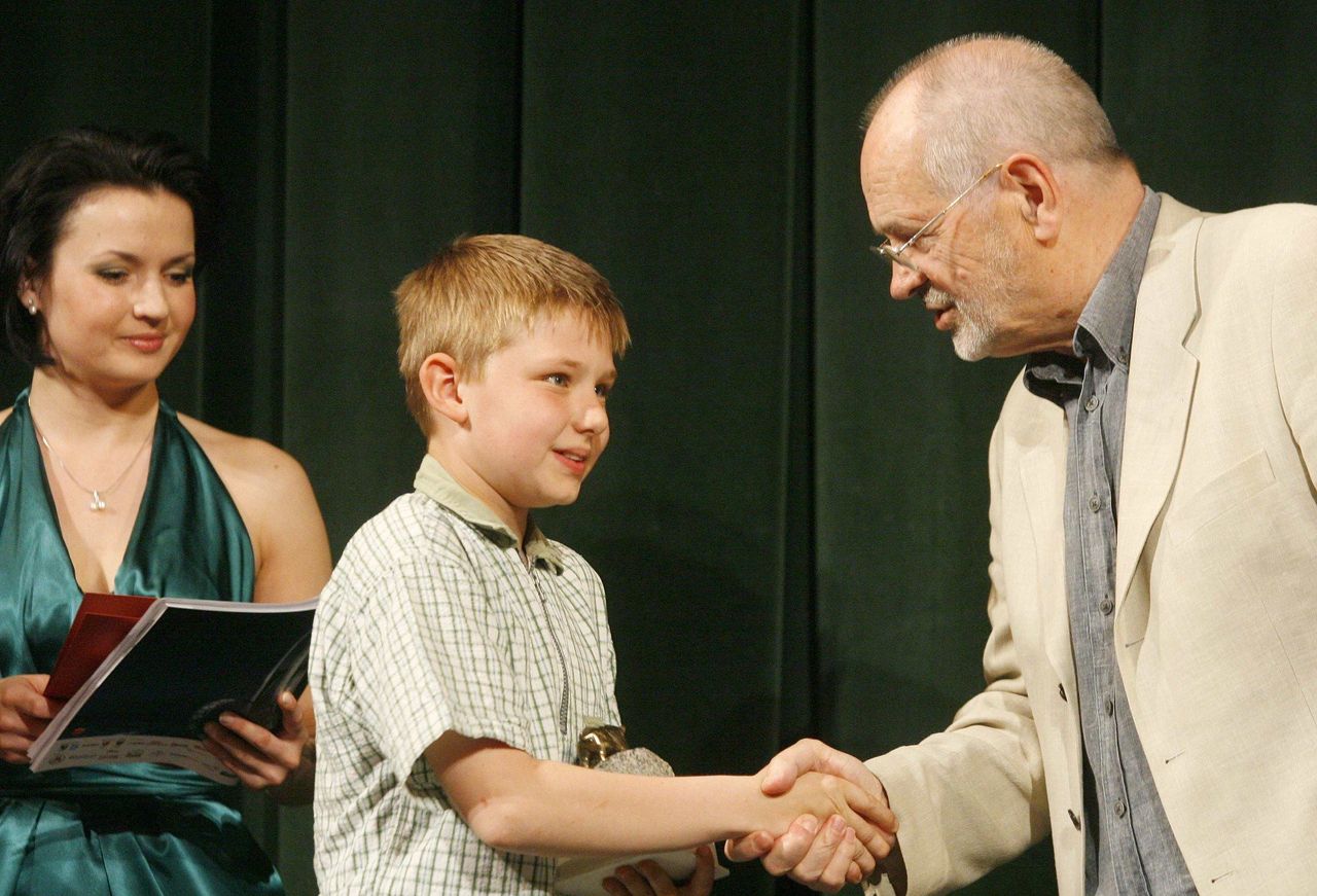 Wałbrzych: Nowy mural upamiętnia film "Sztuczki" na Szlaku Filmowym