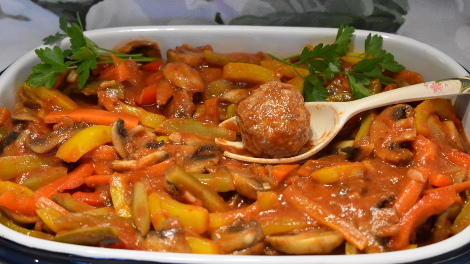 Pulpeciki w aromatycznym warzywnym sosie