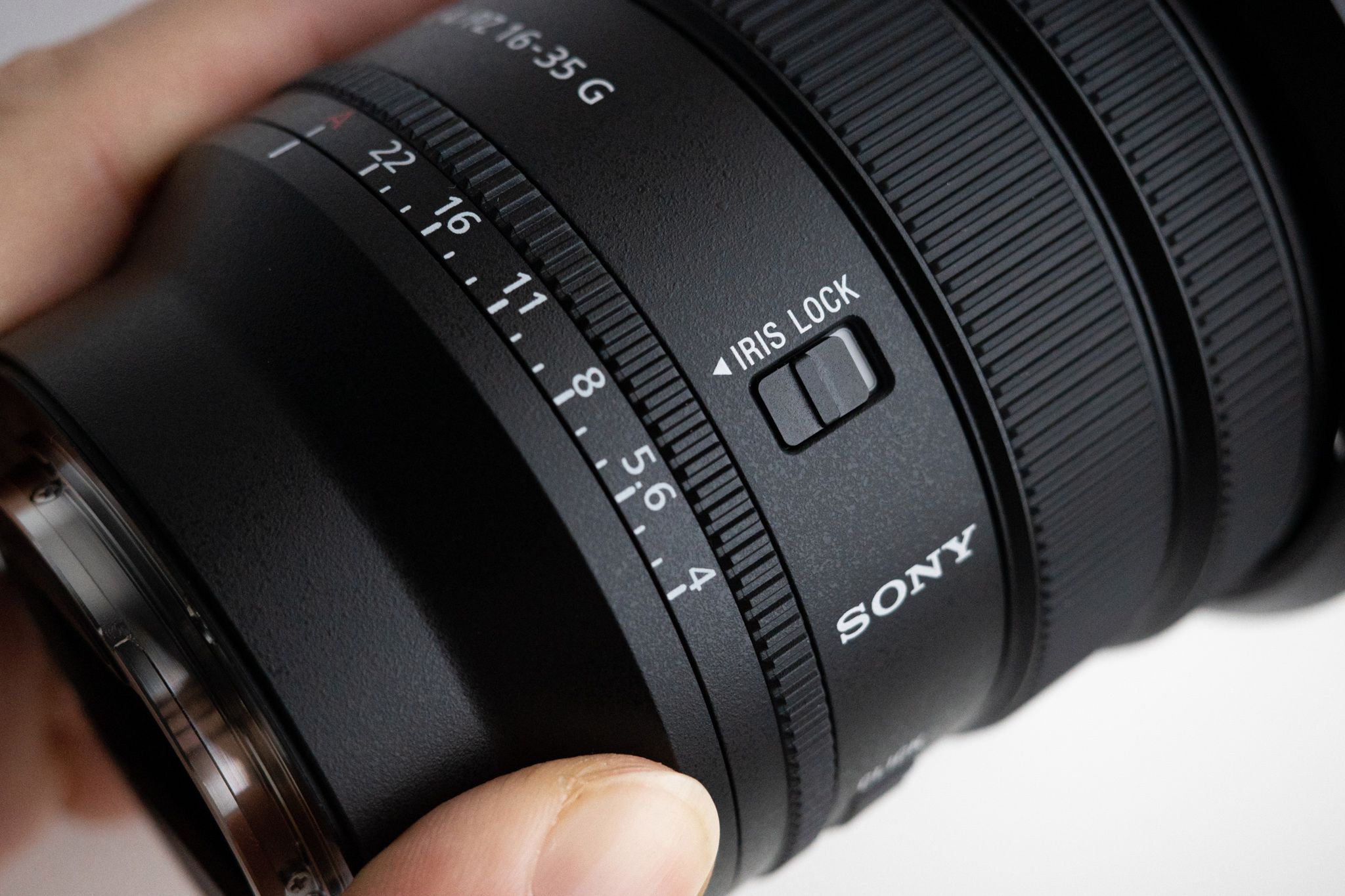 Sony FE PZ 16-35 mm f/4 G w naszych rękach. To najlżejszy obiektyw tego typu 3